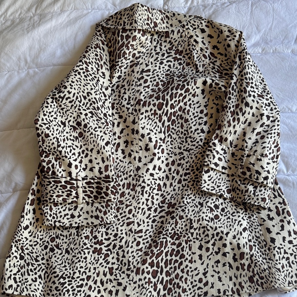 Women's Forever 21 Leopard Print Button-Up Coat - Picture 9 of 9